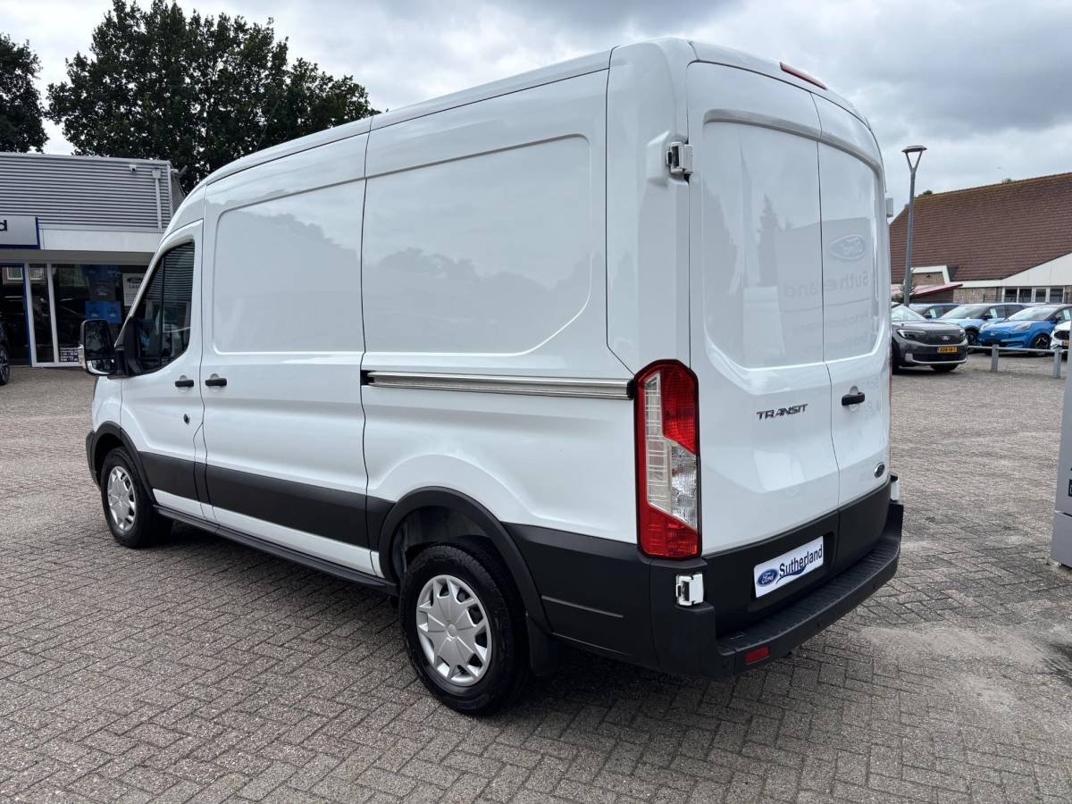Ford Transit Ford Transit 350 2.0 TDCI L2H2 Trend | SCI 130pk | 3 zits | Voorruit verwarming | Cruise control | Parkeersensoren