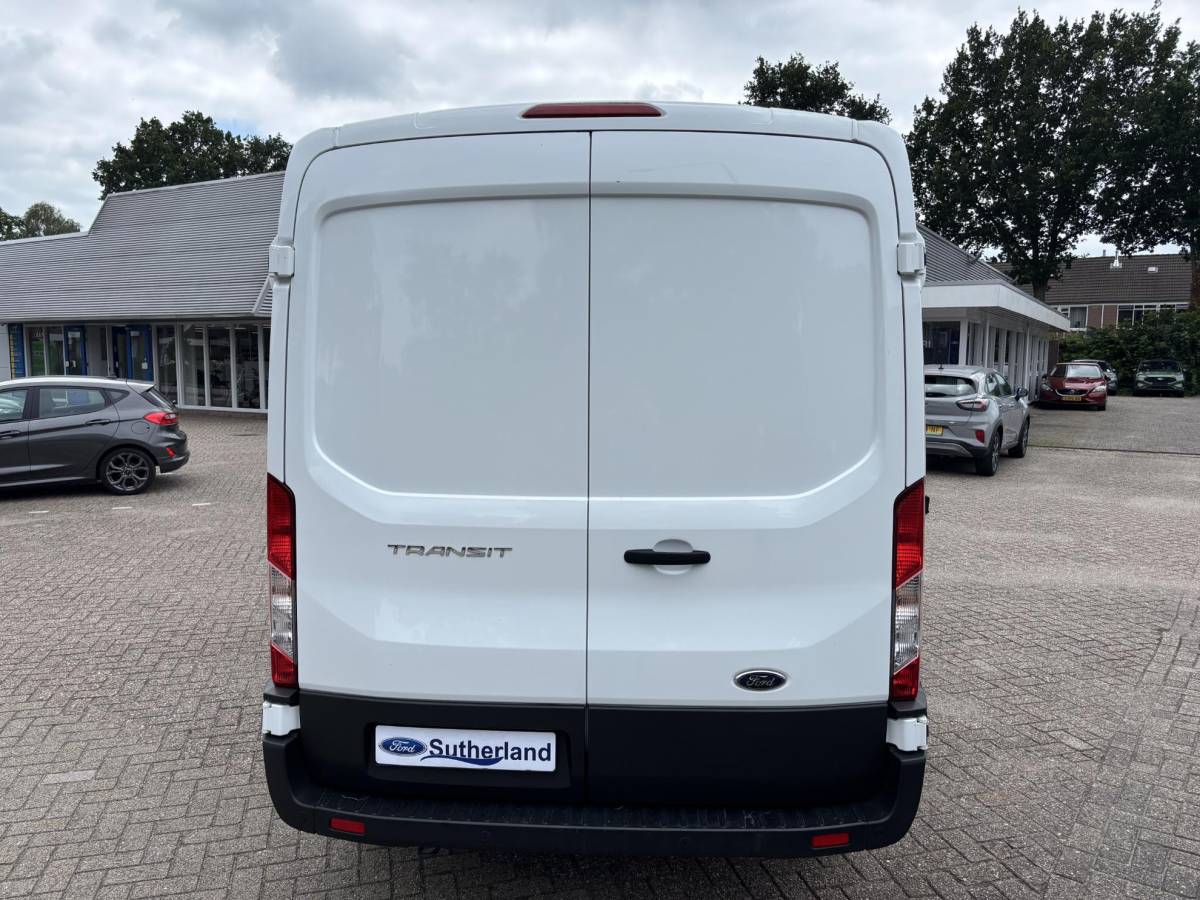 Ford Transit Ford Transit 350 2.0 TDCI L2H2 Trend | SCI 130pk | 3 zits | Voorruit verwarming | Cruise control | Parkeersensoren