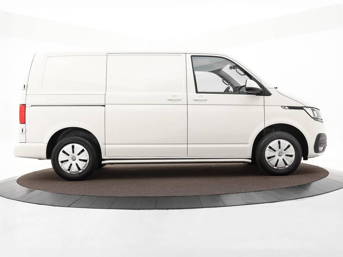 Volkswagen Transporter Volkswagen Transporter 2.0 TDI L1H1 28 · Camera · Trekhaak · Apple/Android Car Play · Navigatie · Cruise Control · Vloerplaat · 16” Inch · Garantie t/m 01-04-2028 of 100.000km
