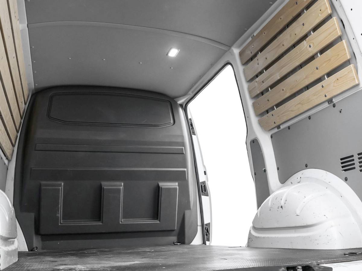 Volkswagen Transporter Volkswagen Transporter 2.0 TDI L1H1 28 · Camera · Trekhaak · Apple/Android Car Play · Navigatie · Cruise Control · Vloerplaat · 16” Inch · Garantie t/m 01-04-2028 of 100.000km