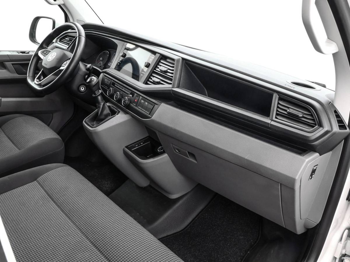 Volkswagen Transporter Volkswagen Transporter 2.0 TDI L1H1 28 · Camera · Trekhaak · Apple/Android Car Play · Navigatie · Cruise Control · Vloerplaat · 16” Inch · Garantie t/m 01-04-2028 of 100.000km