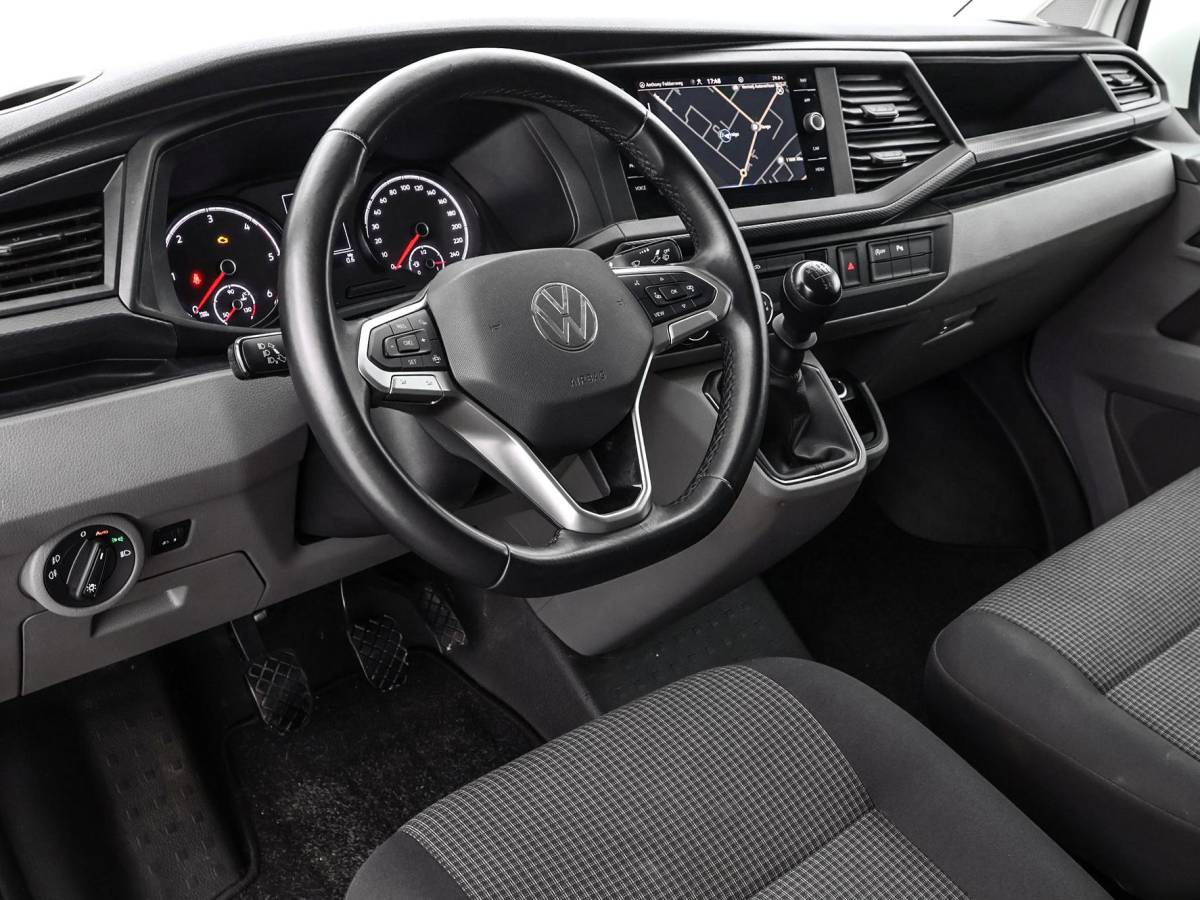Volkswagen Transporter Volkswagen Transporter 2.0 TDI L1H1 28 · Camera · Trekhaak · Apple/Android Car Play · Navigatie · Cruise Control · Vloerplaat · 16” Inch · Garantie t/m 01-04-2028 of 100.000km