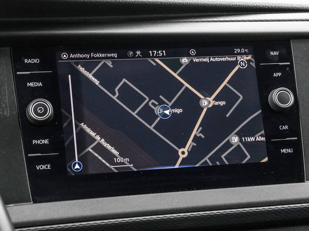 Volkswagen Transporter Volkswagen Transporter 2.0 TDI L1H1 28 · Camera · Trekhaak · Apple/Android Car Play · Navigatie · Cruise Control · Vloerplaat · 16” Inch · Garantie t/m 01-04-2028 of 100.000km