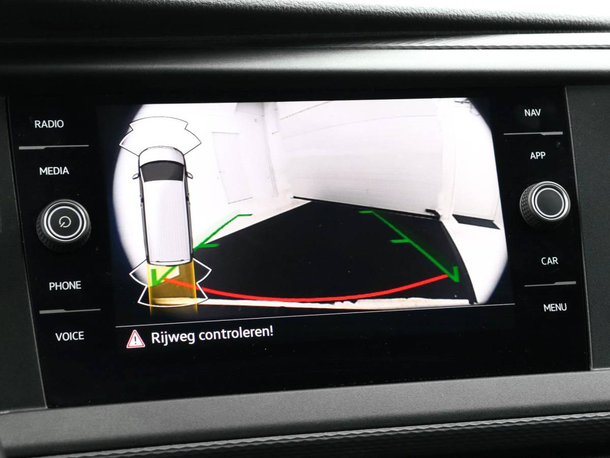 Volkswagen Transporter Volkswagen Transporter 2.0 TDI L1H1 28 · Camera · Trekhaak · Apple/Android Car Play · Navigatie · Cruise Control · Vloerplaat · 16” Inch · Garantie t/m 01-04-2028 of 100.000km