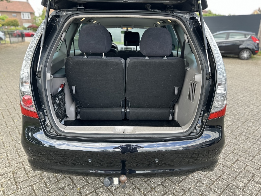 Mitsubishi Grandis Mitsubishi Grandis 2.4-16V Limited 7 PERSOONS *NAP*TREKHAAK*AIRCO*PDC*UNIEK