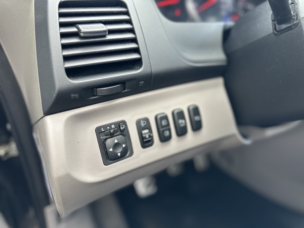 Mitsubishi Grandis Mitsubishi Grandis 2.4-16V Limited 7 PERSOONS *NAP*TREKHAAK*AIRCO*PDC*UNIEK