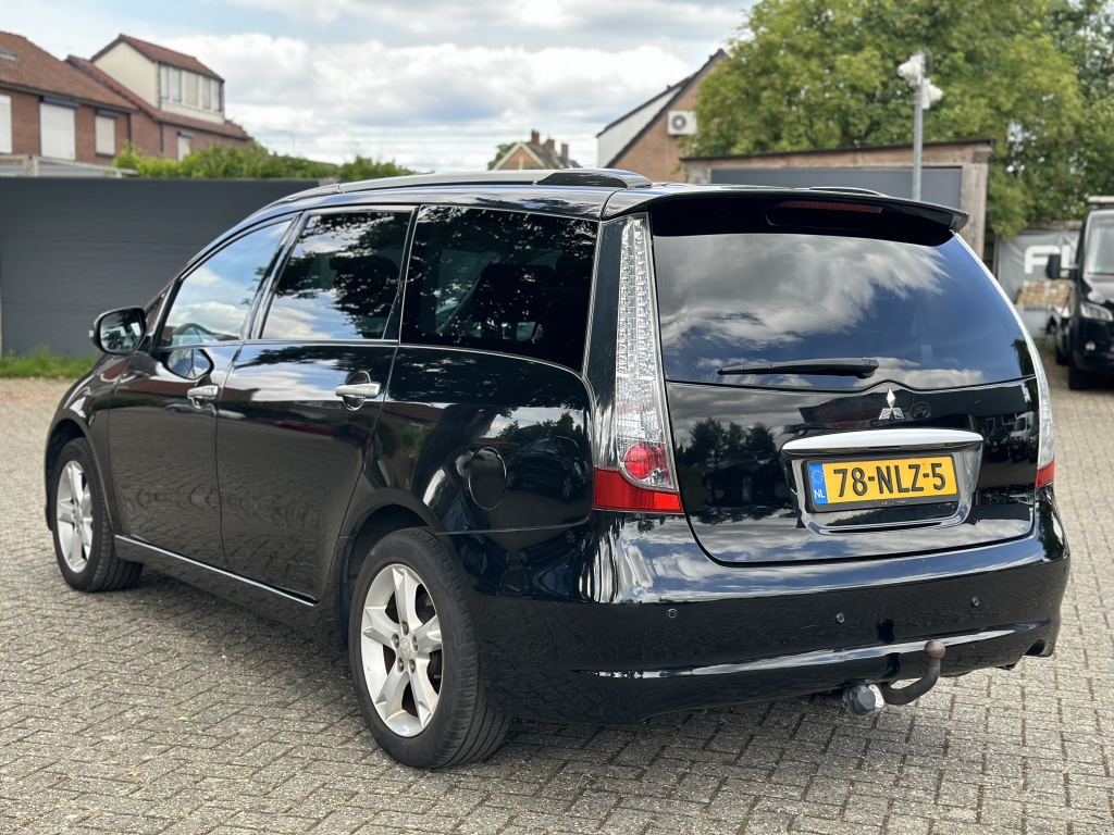 Mitsubishi Grandis Mitsubishi Grandis 2.4-16V Limited 7 PERSOONS *NAP*TREKHAAK*AIRCO*PDC*UNIEK
