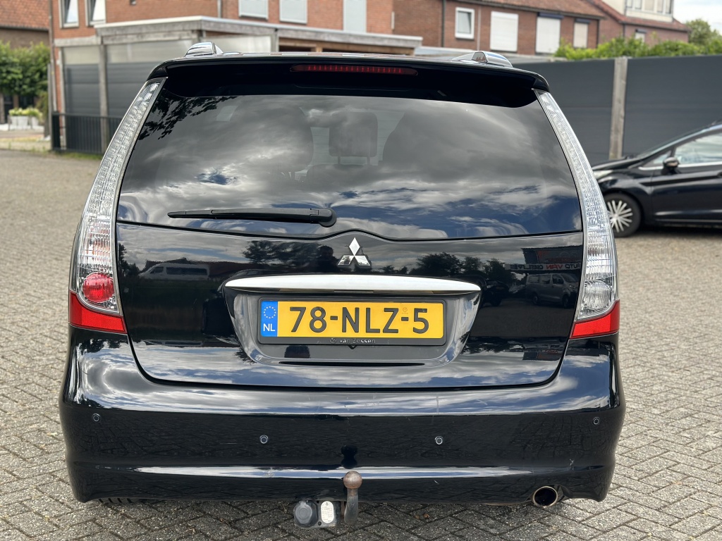 Mitsubishi Grandis Mitsubishi Grandis 2.4-16V Limited 7 PERSOONS *NAP*TREKHAAK*AIRCO*PDC*UNIEK