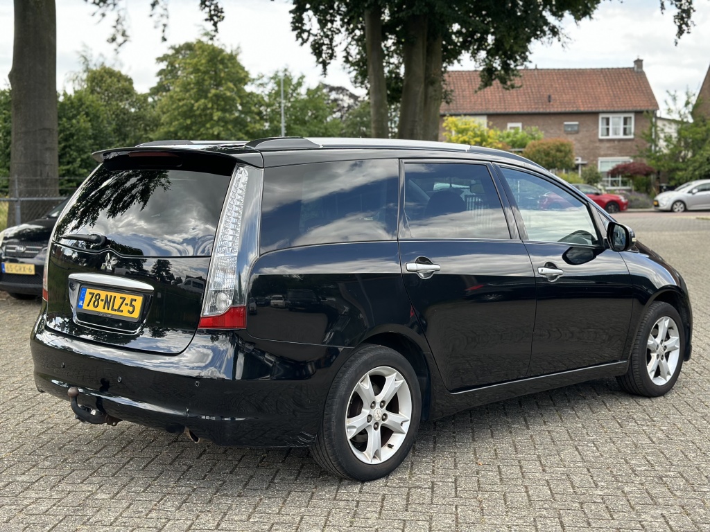 Mitsubishi Grandis Mitsubishi Grandis 2.4-16V Limited 7 PERSOONS *NAP*TREKHAAK*AIRCO*PDC*UNIEK