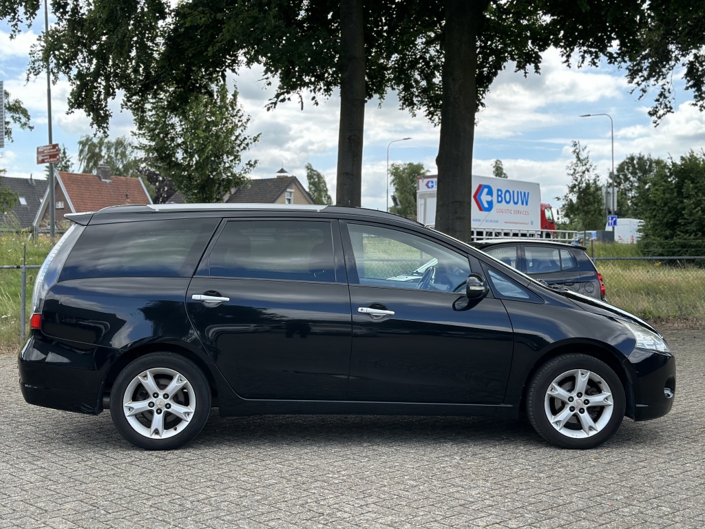 Mitsubishi Grandis Mitsubishi Grandis 2.4-16V Limited 7 PERSOONS *NAP*TREKHAAK*AIRCO*PDC*UNIEK