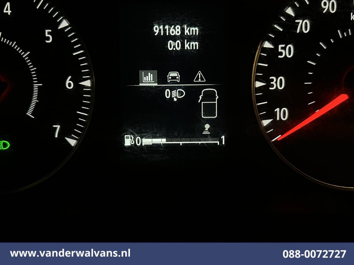 Renault Trafic Renault Trafic 2.0 dCi 131pk L2H1 Euro6 Airco | LED | Cruisecontrol | 2500kg Trekhaak | Parkeersensoren Bijrijdersbank