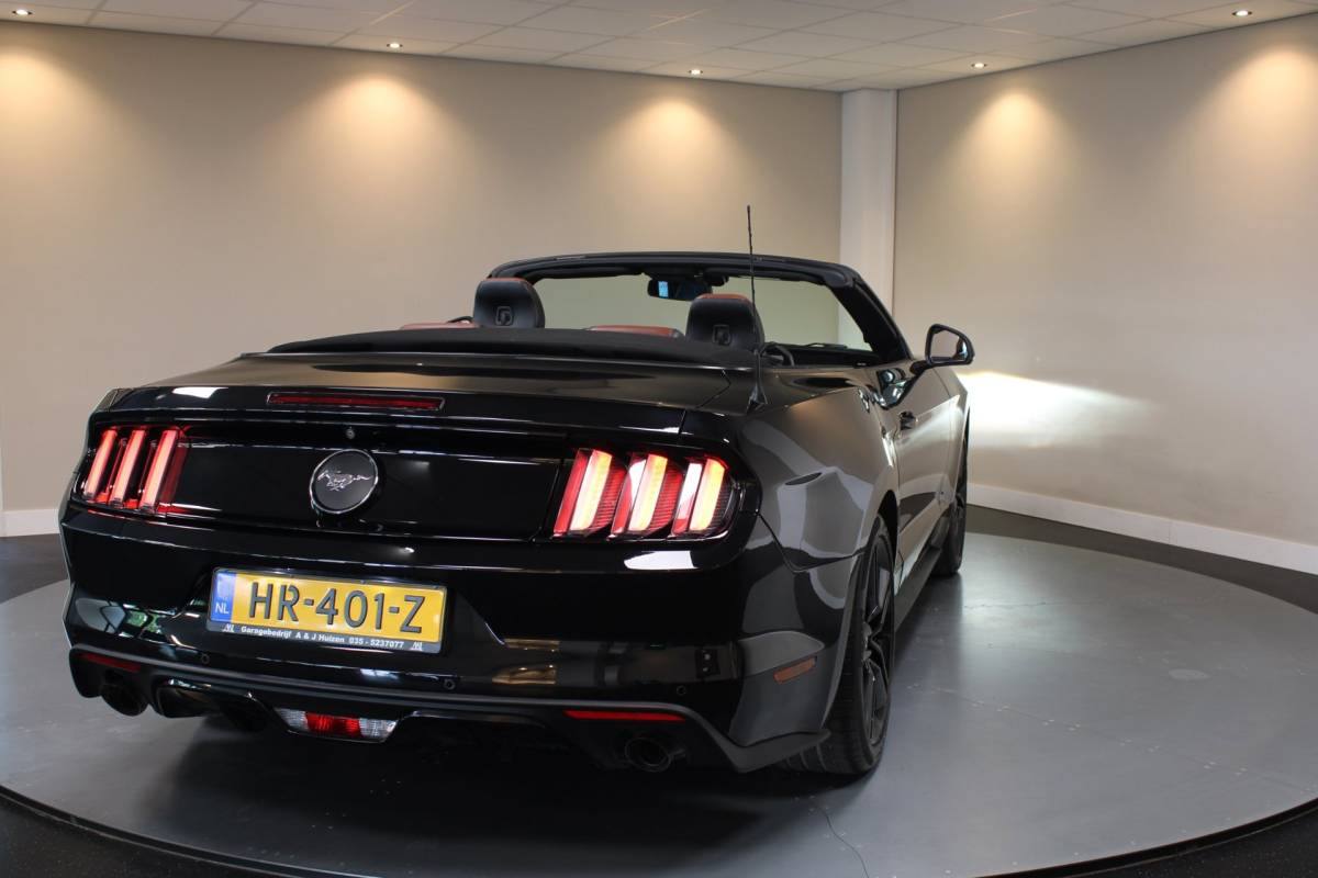 Ford Mustang Ford Mustang Convertible 2.3 EcoBoost *13.000Km* 317Pk! Shaker|Camera|Stoelverw./verkoeling|Org.NL/NAP