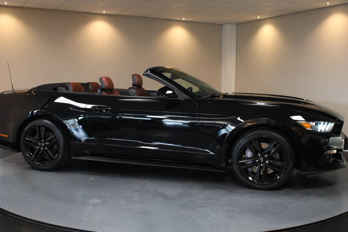 Ford Mustang Ford Mustang Convertible 2.3 EcoBoost *13.000Km* 317Pk! Shaker|Camera|Stoelverw./verkoeling|Org.NL/NAP