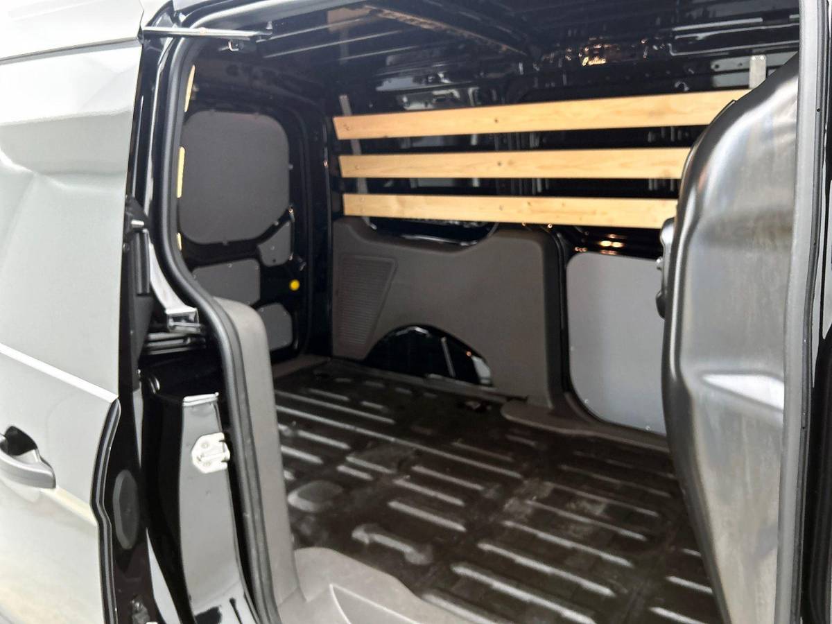 Ford Transit Connect Ford Transit Connect 1.5 EcoBlue L2 Trend Automaat Navigatie Airco Parkeersensoren Cruise Control 3Zits Camera DAB+