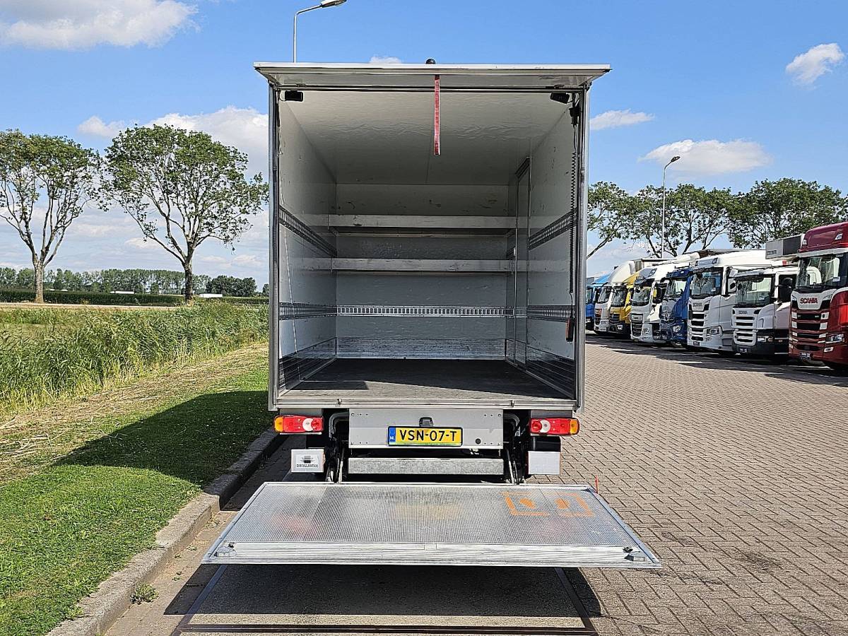 Mercedes-Benz Sprinter MERCEDES-BENZ SPRINTER 315 bakwagen laadklep!