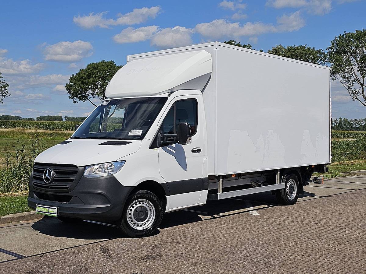 Mercedes-Benz Sprinter MERCEDES-BENZ SPRINTER 315 bakwagen laadklep!