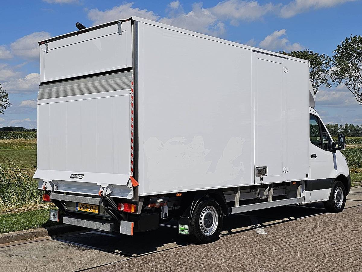 Mercedes-Benz Sprinter MERCEDES-BENZ SPRINTER 315 bakwagen laadklep!