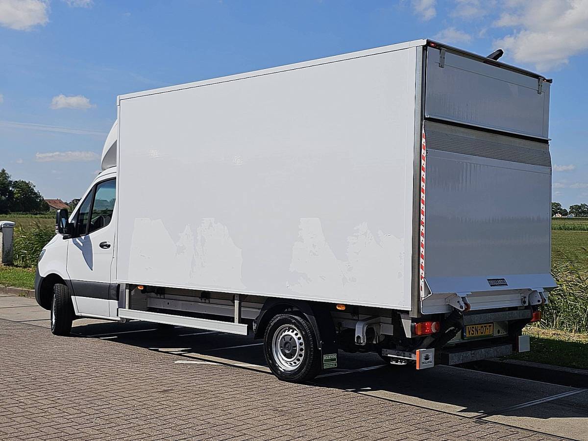 Mercedes-Benz Sprinter MERCEDES-BENZ SPRINTER 315 bakwagen laadklep!