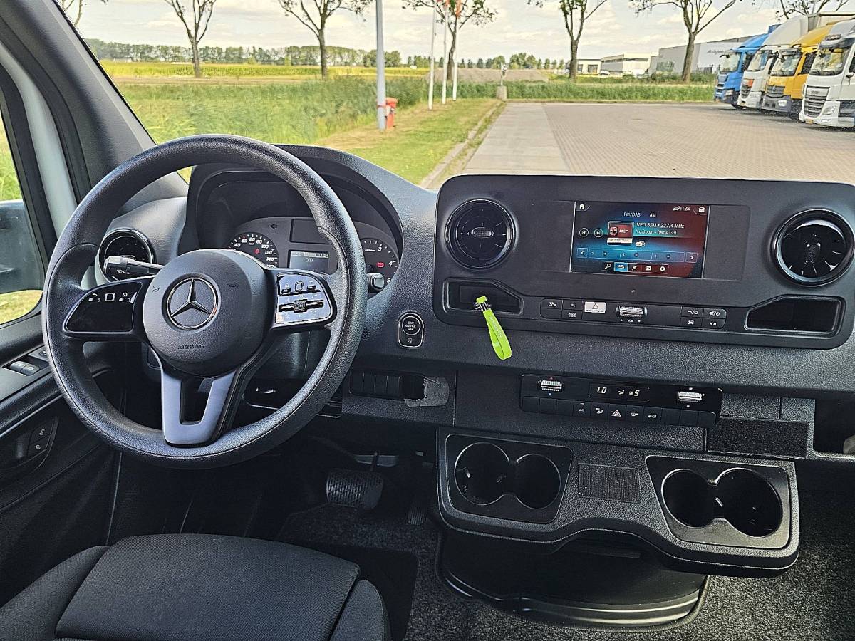 Mercedes-Benz Sprinter MERCEDES-BENZ SPRINTER 315 bakwagen laadklep!