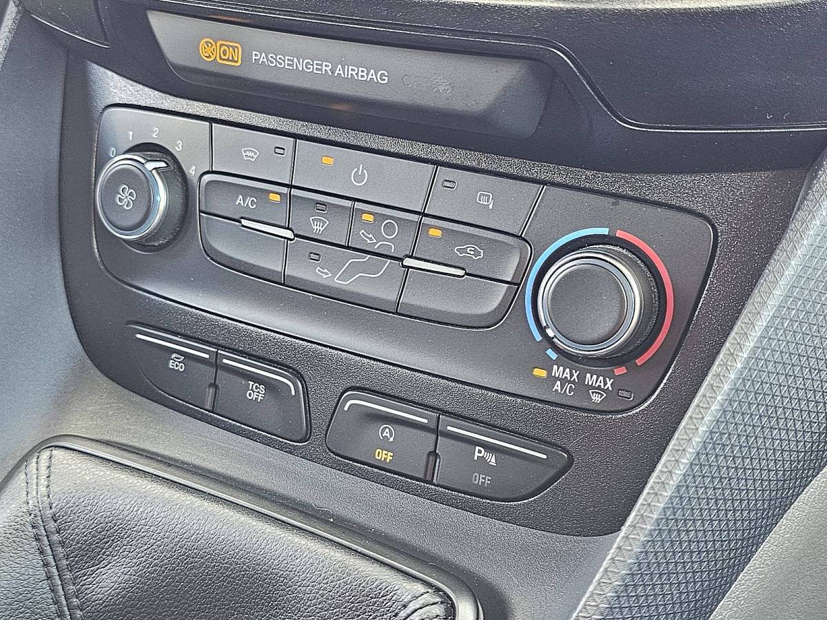 Ford Transit Connect FORD TRANSIT CONNECT 1.5 l2 lang airco 3 zits