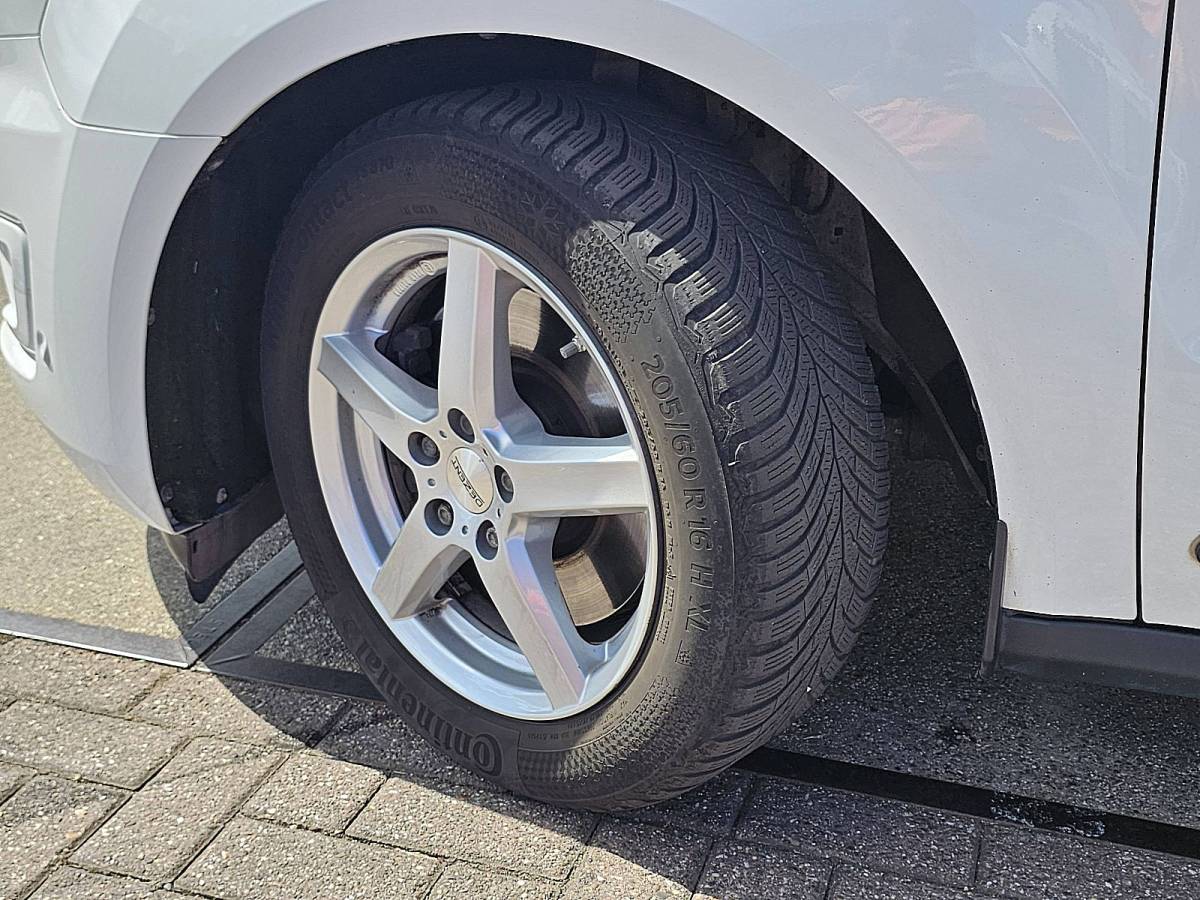 Ford Transit Connect FORD TRANSIT CONNECT 1.5 l2 lang airco 3 zits