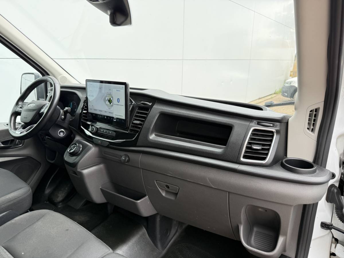 Ford E-Transit Ford E-Transit 68kWh L4H3 316km WLTP BEV Snelladen Carplay Climate control 360° camera Parkeersensoren v+a Stoelverwarming