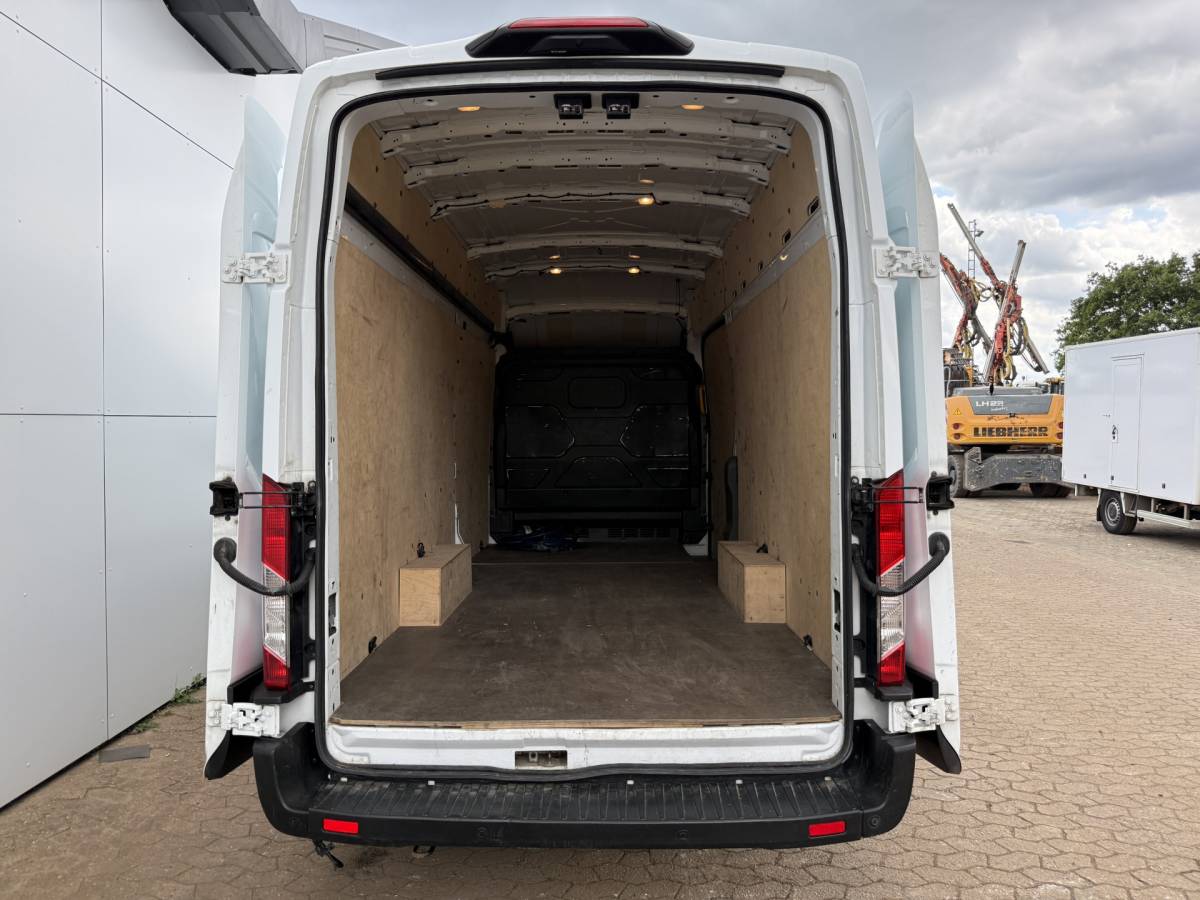 Ford E-Transit Ford E-Transit 68kWh L4H3 316km WLTP BEV Snelladen Carplay Climate control 360° camera Parkeersensoren v+a Stoelverwarming