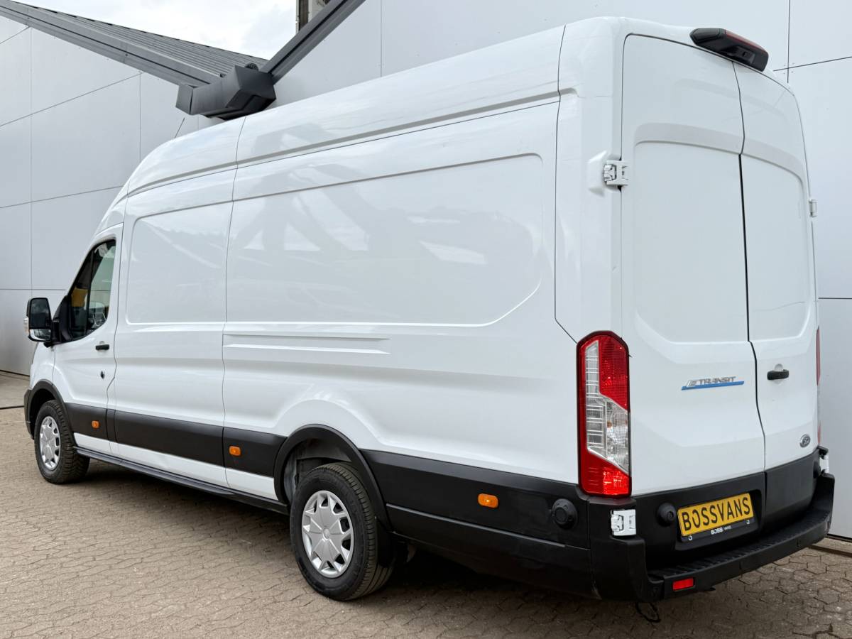 Ford E-Transit Ford E-Transit 68kWh L4H3 316km WLTP BEV Snelladen Carplay Climate control 360° camera Parkeersensoren v+a Stoelverwarming