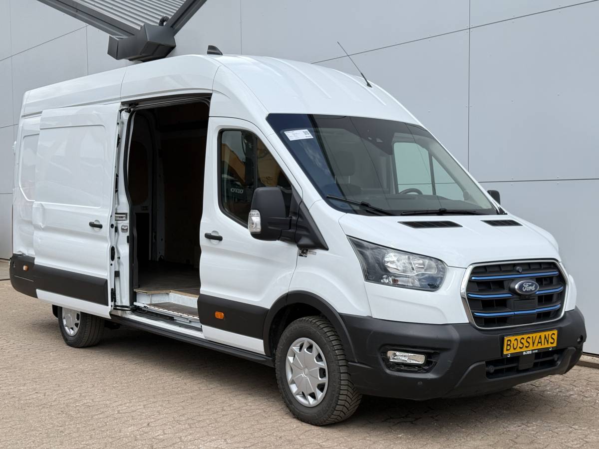 Ford E-Transit Ford E-Transit 68kWh L4H3 316km WLTP BEV Snelladen Carplay Climate control 360° camera Parkeersensoren v+a Stoelverwarming