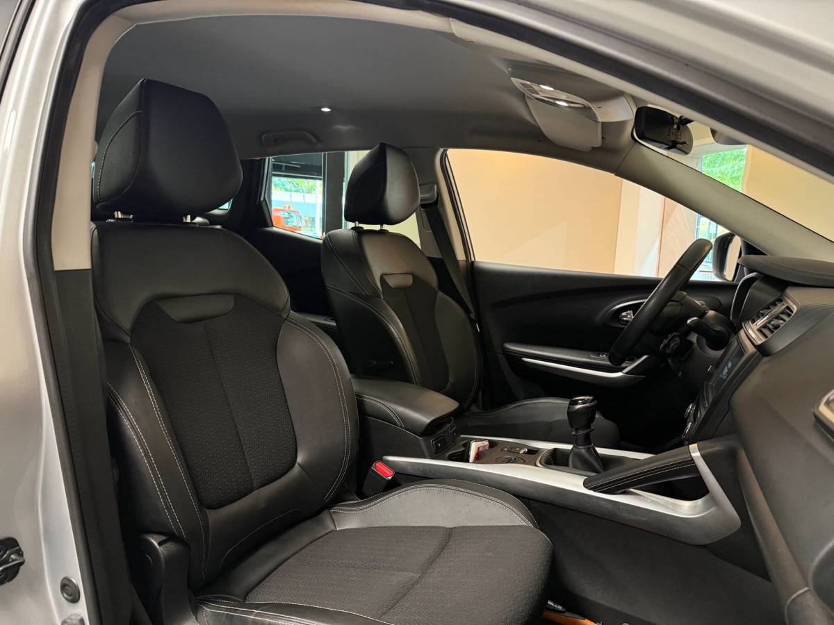 Renault Kadjar Renault Kadjar 1.2 TCe Intens *Top onderhouden!* Stoelverw.|Camera|Navi|Cruise|Climate|All-seasons|NAP