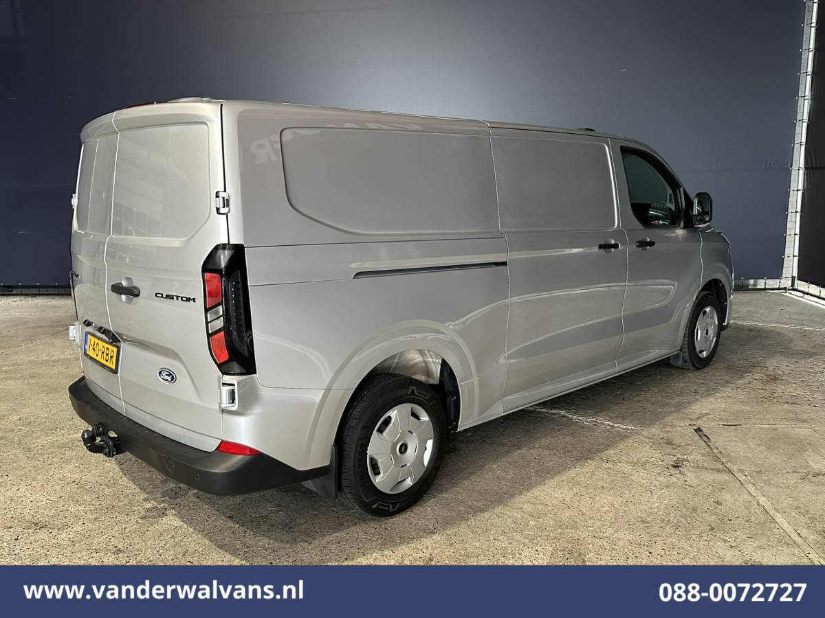 Ford Transit Custom Ford Transit Custom 2.0 TDCI 136pk L2H1 Euro6 Airco | Camera | Navigatie | Apple Carplay | LED | Cruisecontrol Android Auto, 2800kg trekhaak, Parkeersensoren, Verwarmde voorruit, Bijrijdersbank