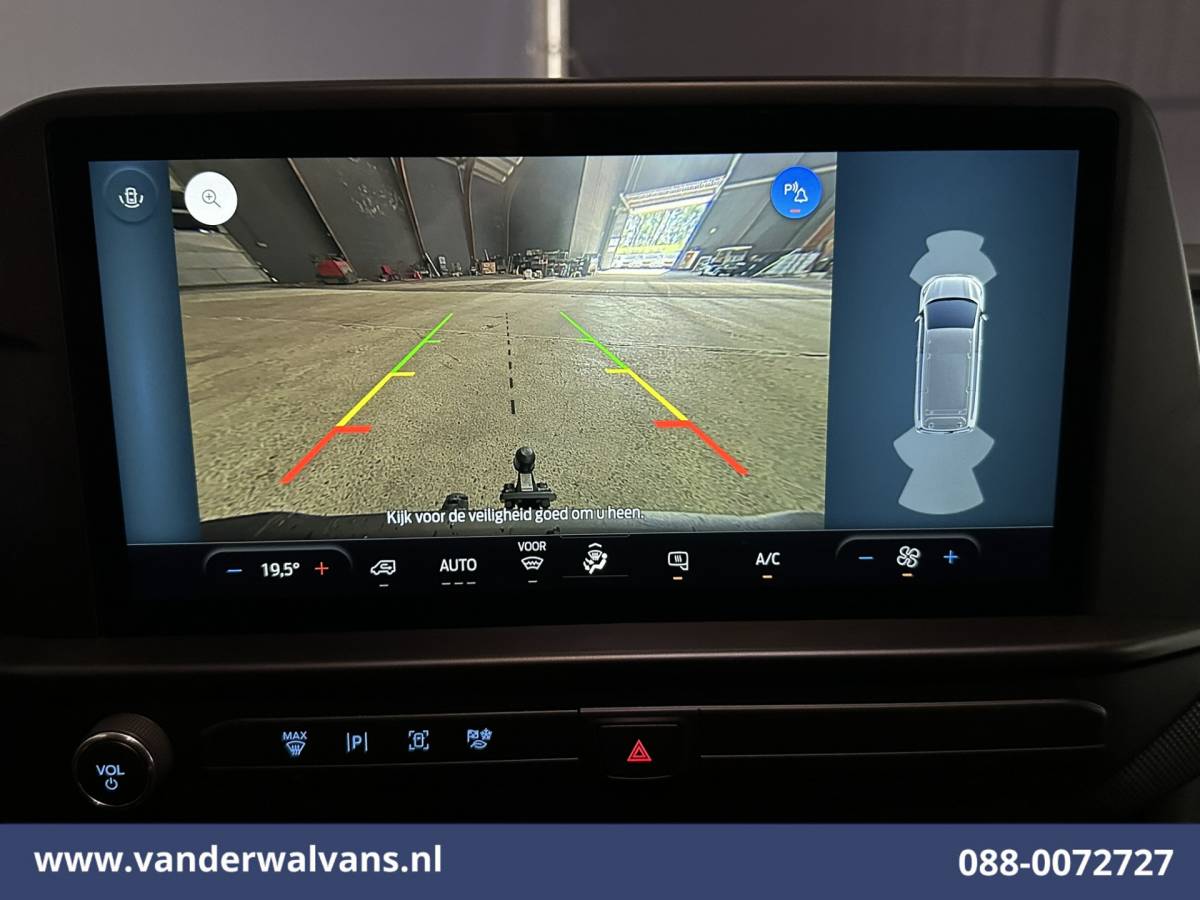 Ford Transit Custom Ford Transit Custom 2.0 TDCI 136pk L2H1 Euro6 Airco | Camera | Navigatie | Apple Carplay | LED | Cruisecontrol Android Auto, 2800kg trekhaak, Parkeersensoren, Verwarmde voorruit, Bijrijdersbank