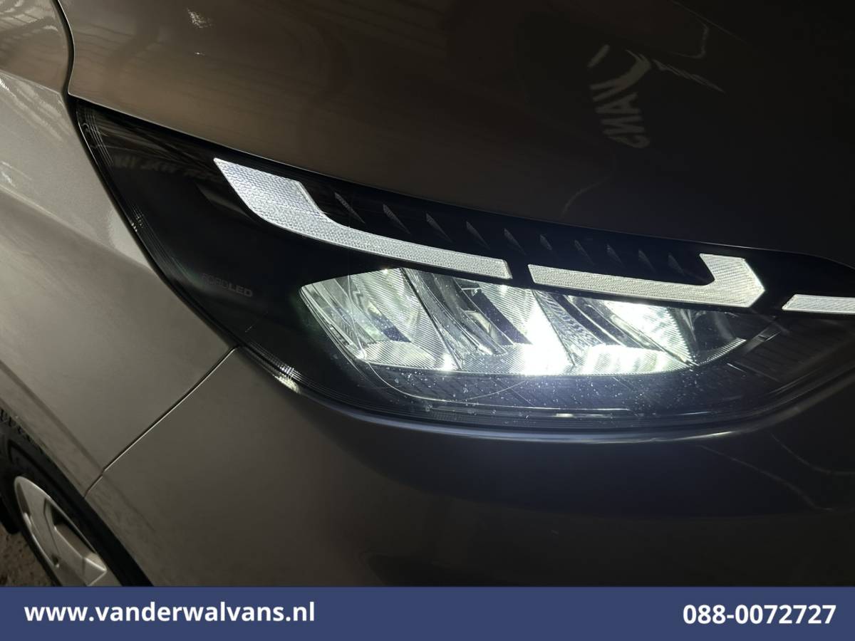 Ford Transit Custom Ford Transit Custom 2.0 TDCI 136pk L2H1 Euro6 Airco | Camera | Navigatie | Apple Carplay | LED | Cruisecontrol Android Auto, 2800kg trekhaak, Parkeersensoren, Verwarmde voorruit, Bijrijdersbank