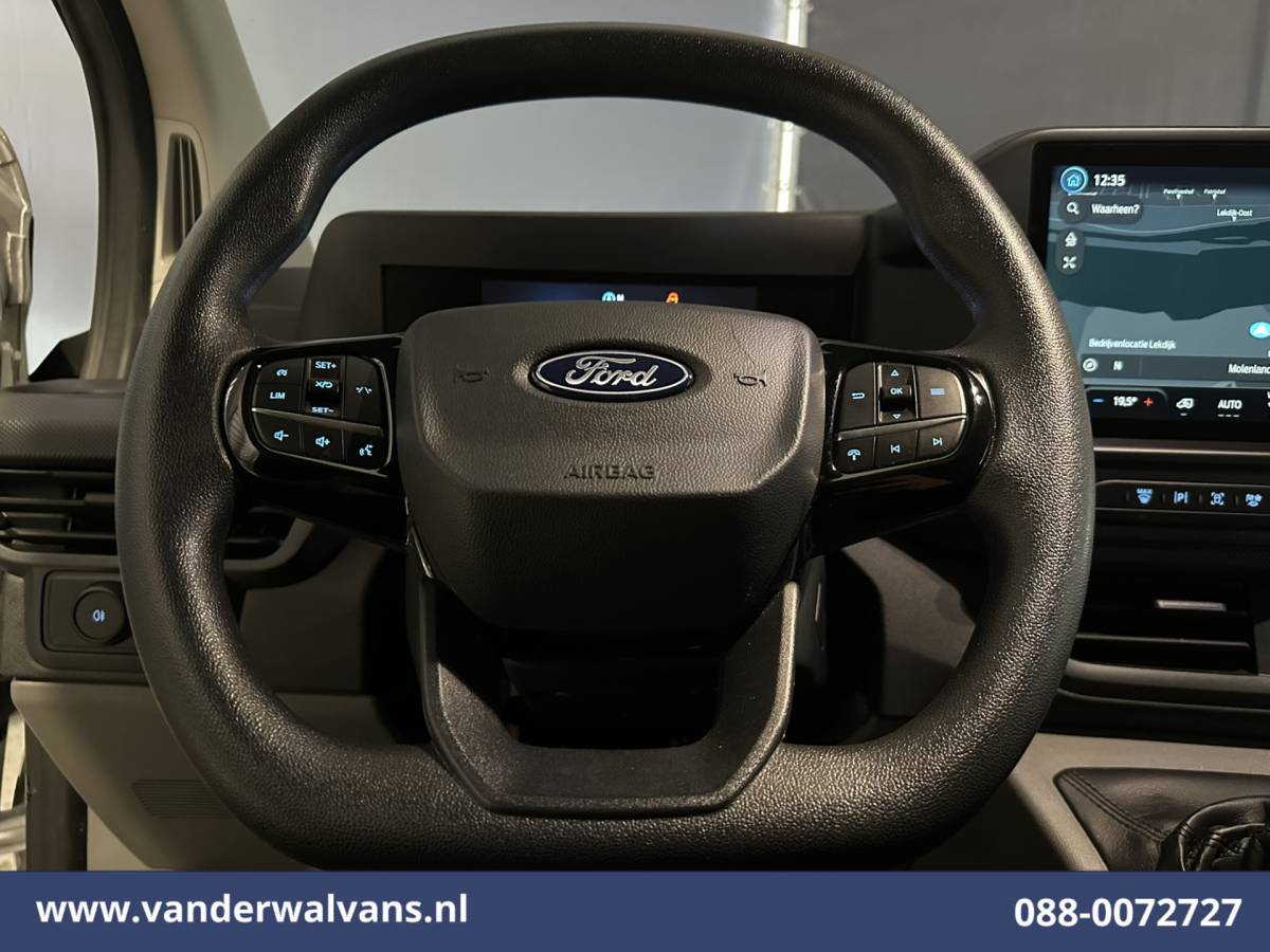 Ford Transit Custom Ford Transit Custom 2.0 TDCI 136pk L2H1 Euro6 Airco | Camera | Navigatie | Apple Carplay | LED | Cruisecontrol Android Auto, 2800kg trekhaak, Parkeersensoren, Verwarmde voorruit, Bijrijdersbank