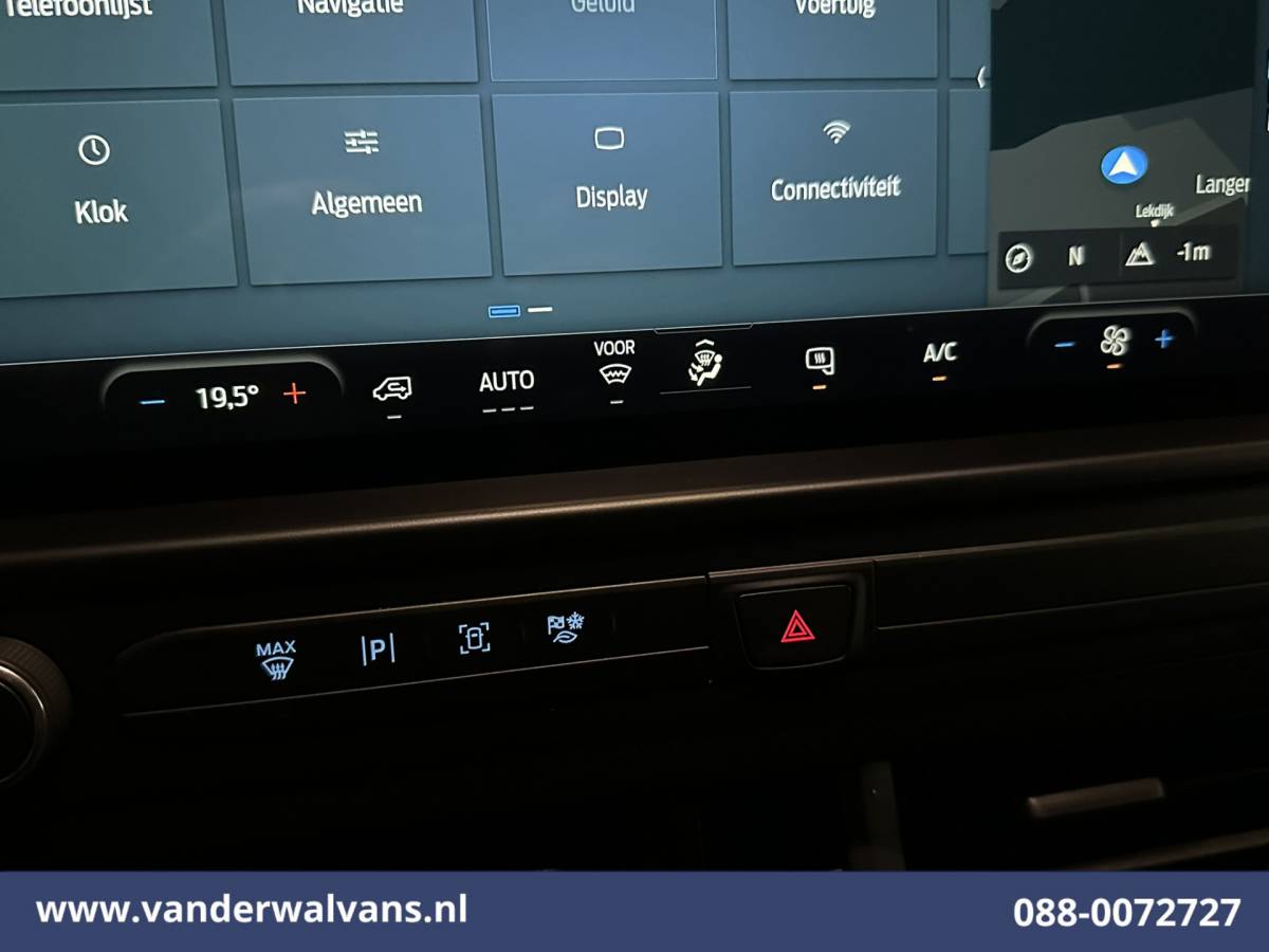 Ford Transit Custom Ford Transit Custom 2.0 TDCI 136pk L2H1 Euro6 Airco | Camera | Navigatie | Apple Carplay | LED | Cruisecontrol Android Auto, 2800kg trekhaak, Parkeersensoren, Verwarmde voorruit, Bijrijdersbank