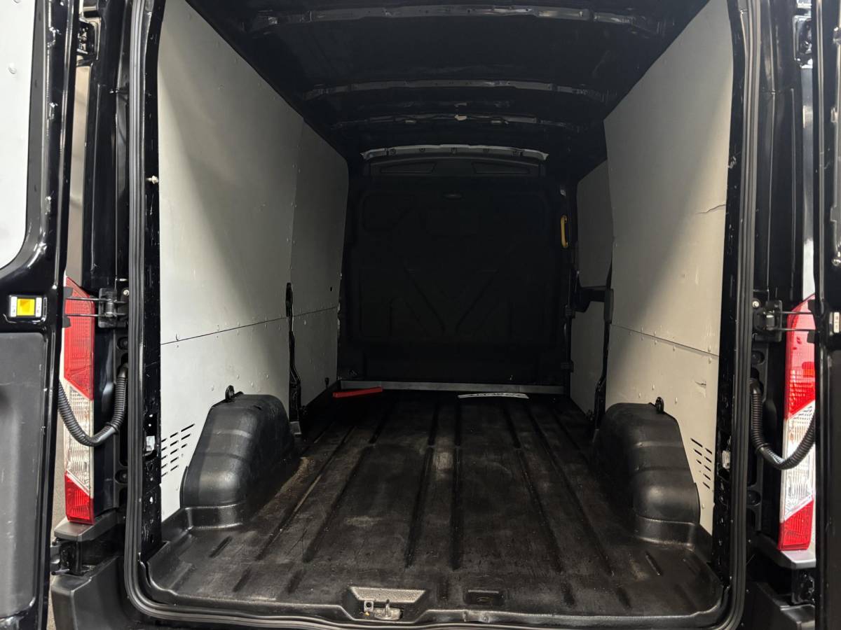 Ford Transit Ford Transit 330 2.0 TDCI L3H2 Trend Automaat Airco Navigatie Bluetooth Camera V+A DAB+ Cruise Control