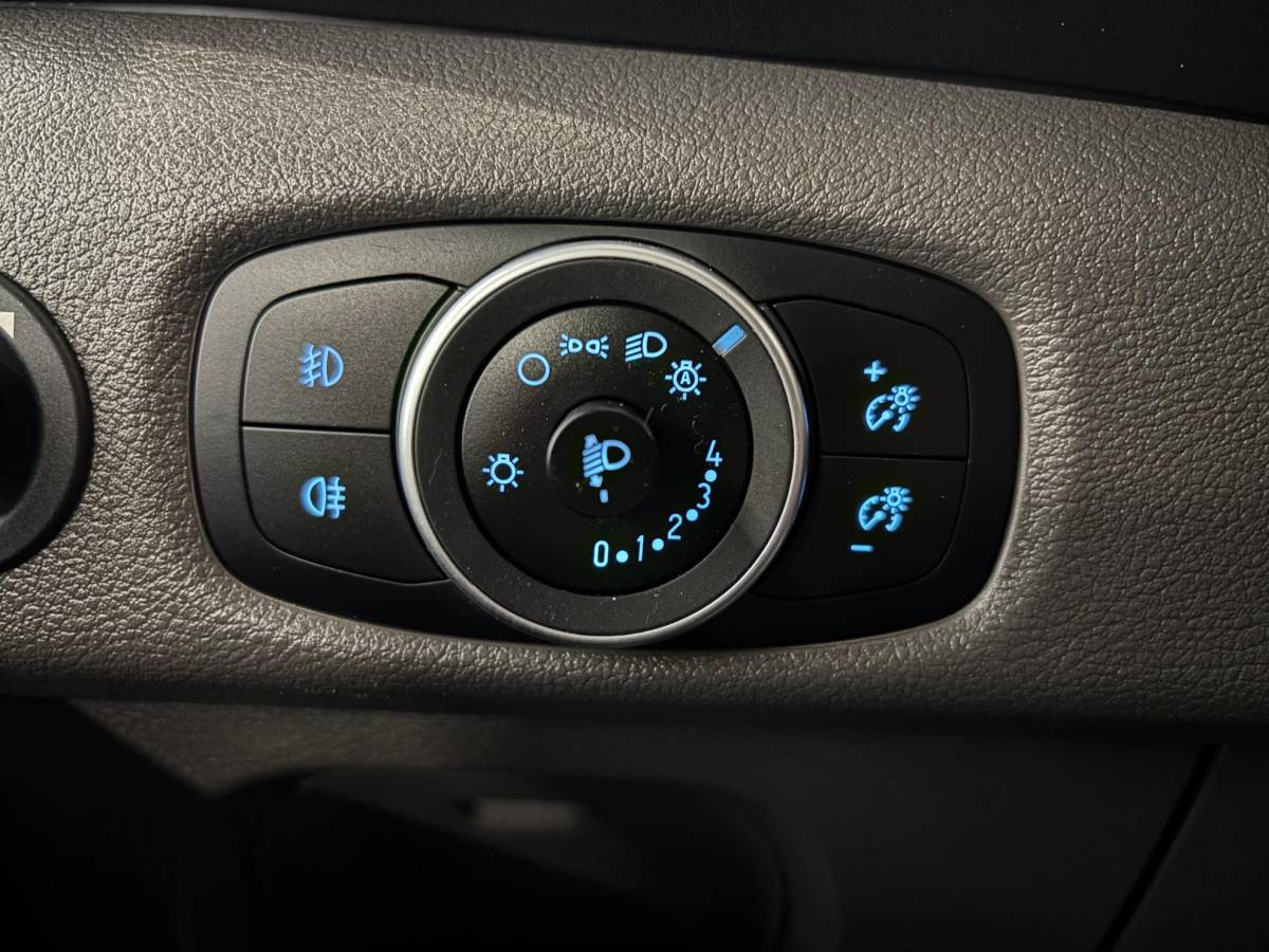 Ford Transit Ford Transit 330 2.0 TDCI L3H2 Trend Automaat Airco Navigatie Bluetooth Camera V+A DAB+ Cruise Control
