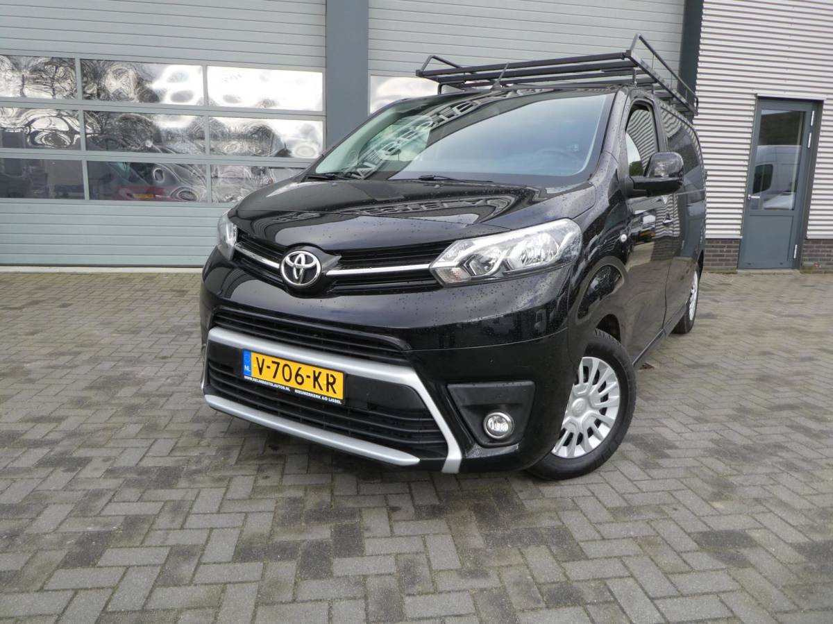 Toyota ProAce Toyota PROACE Worker 1.6 D-4D L2 Airco, Navigatie, PDC, 3-Zits.