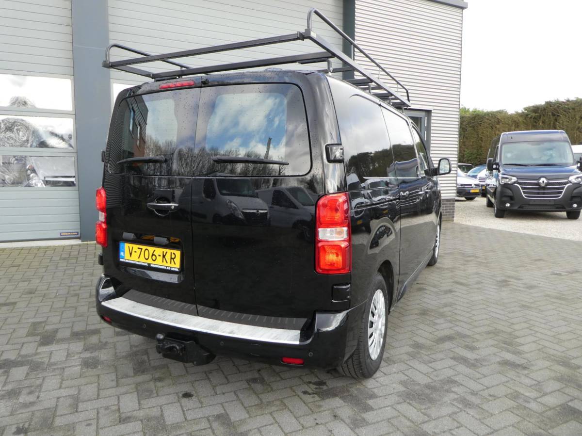 Toyota ProAce Toyota PROACE Worker 1.6 D-4D L2 Airco, Navigatie, PDC, 3-Zits.