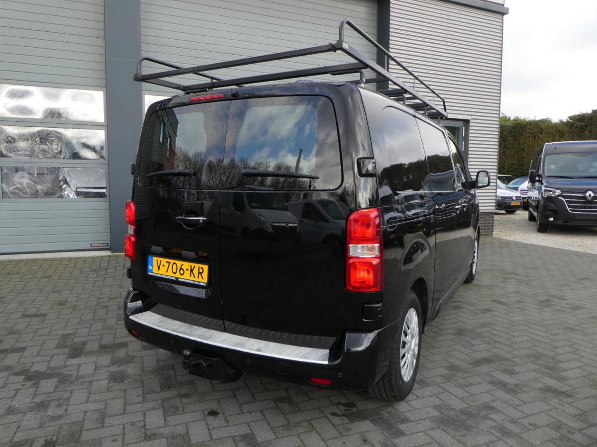 Toyota ProAce Toyota PROACE Worker 1.6 D-4D L2 Airco, Navigatie, PDC, 3-Zits.