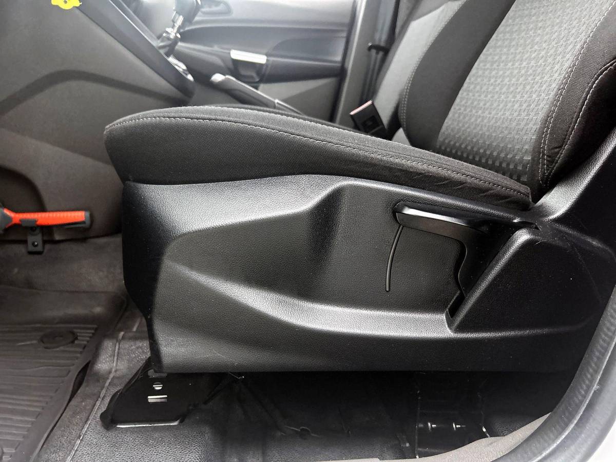 Ford Transit Connect Ford Transit Connect 1.5 EcoBlue L2 Trend Navigatie Airco Parkeersensoren Cruise Control 3Zits Camera DAB+