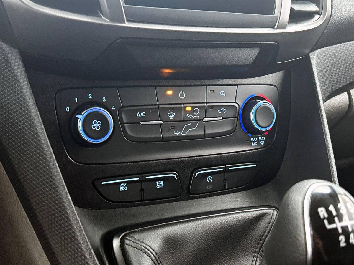 Ford Transit Connect Ford Transit Connect 1.5 EcoBlue L2 Trend Navigatie Airco Parkeersensoren Cruise Control 3Zits Camera DAB+