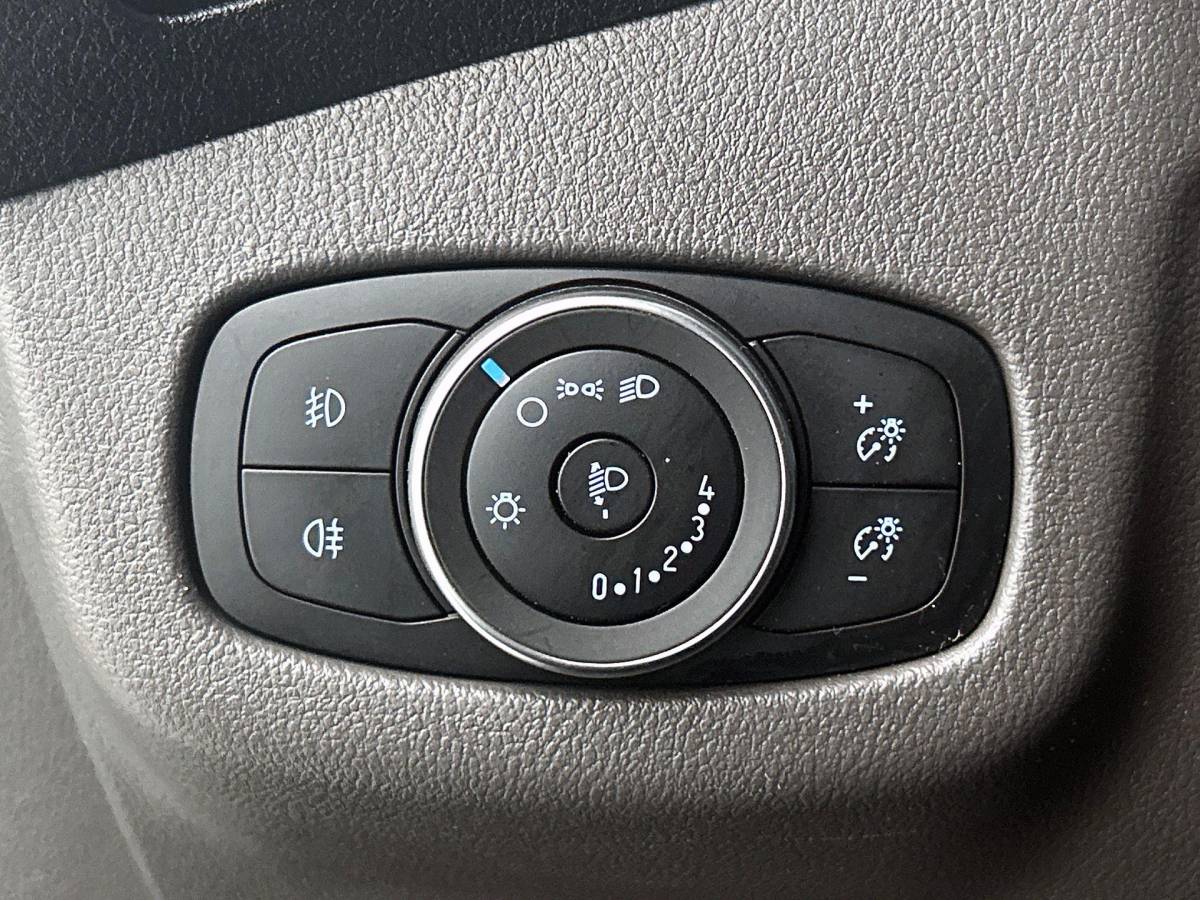 Ford Transit Connect Ford Transit Connect 1.5 EcoBlue L2 Trend Navigatie Airco Parkeersensoren Cruise Control 3Zits Camera DAB+