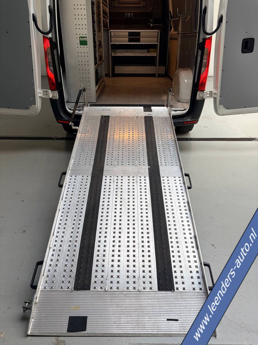 Mercedes-Benz Sprinter Mercedes-Benz Sprinter Servicewagen Automaat 311 2.2 CDI euro6 L2H2 3Persoons, Inrichting, Omvormer V230, Oprijplaat RIJKLAARPRIJS