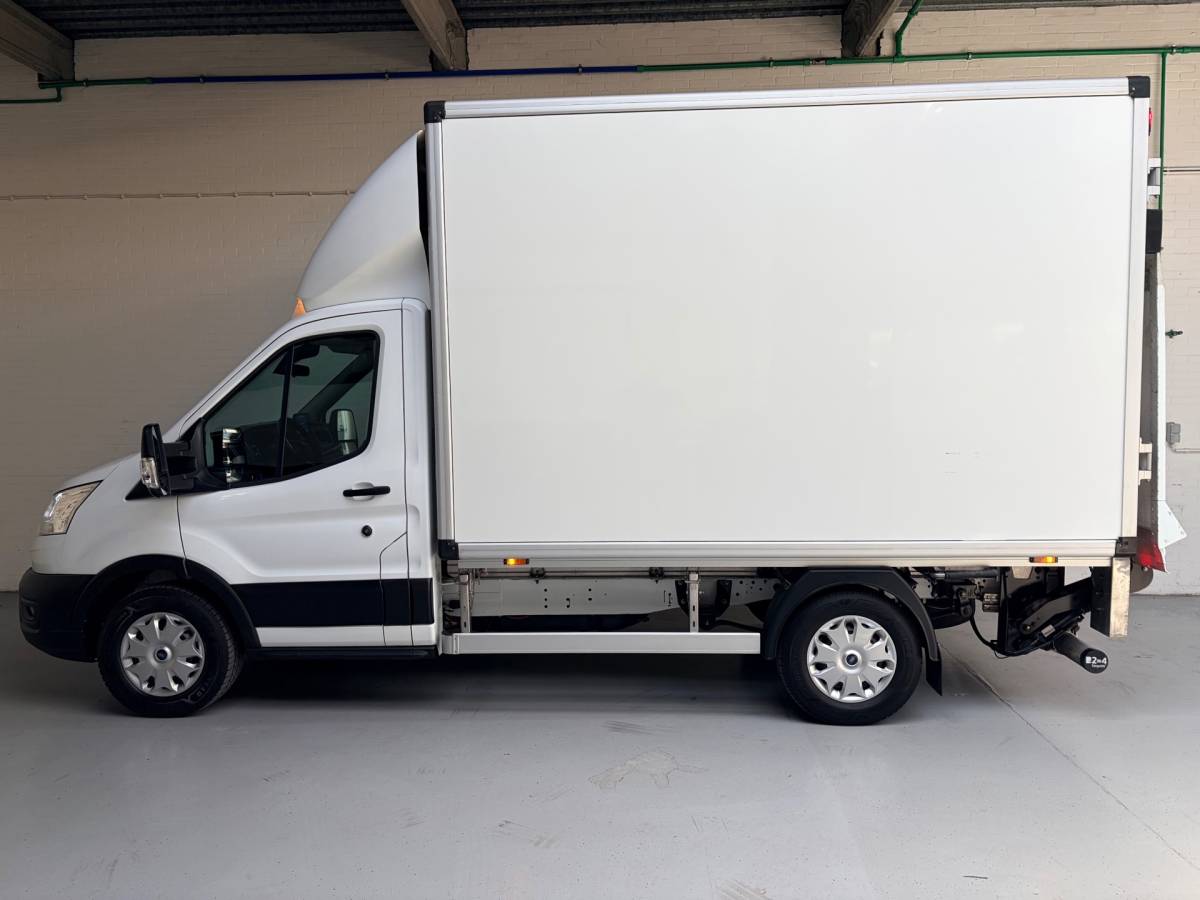 Ford Transit Ford Transit KOELWAGEN BAKWAGEN LAADKLEP AUTOMAAT 350 2.0 TDCI 130pk Trend ORIGINEEL NEDERLANDSE BUS! 1STE EIGENAAR! RIJKLAARPRIJS