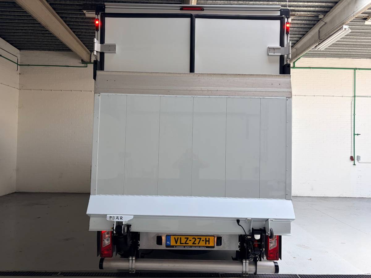 Ford Transit Ford Transit KOELWAGEN BAKWAGEN LAADKLEP AUTOMAAT 350 2.0 TDCI 130pk Trend ORIGINEEL NEDERLANDSE BUS! 1STE EIGENAAR! RIJKLAARPRIJS
