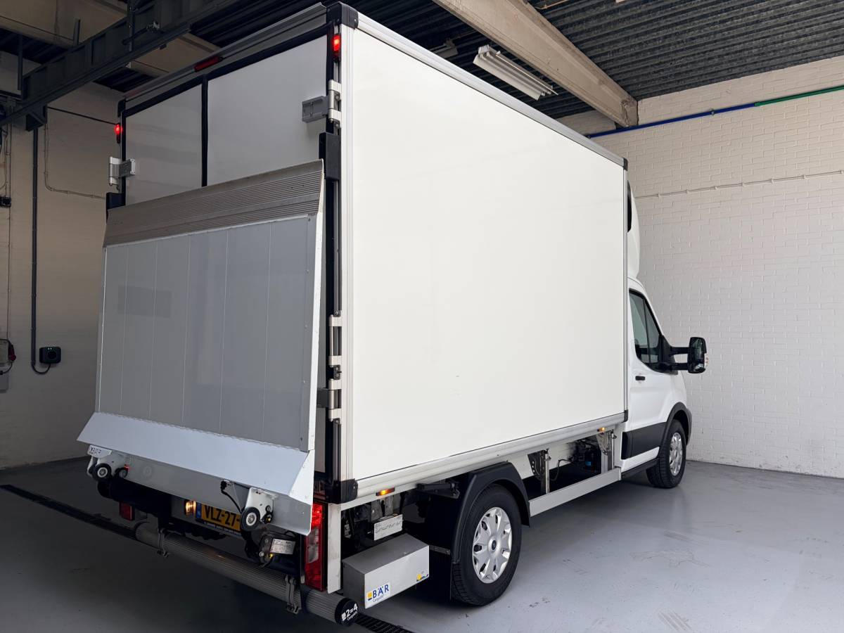 Ford Transit Ford Transit KOELWAGEN BAKWAGEN LAADKLEP AUTOMAAT 350 2.0 TDCI 130pk Trend ORIGINEEL NEDERLANDSE BUS! 1STE EIGENAAR! RIJKLAARPRIJS