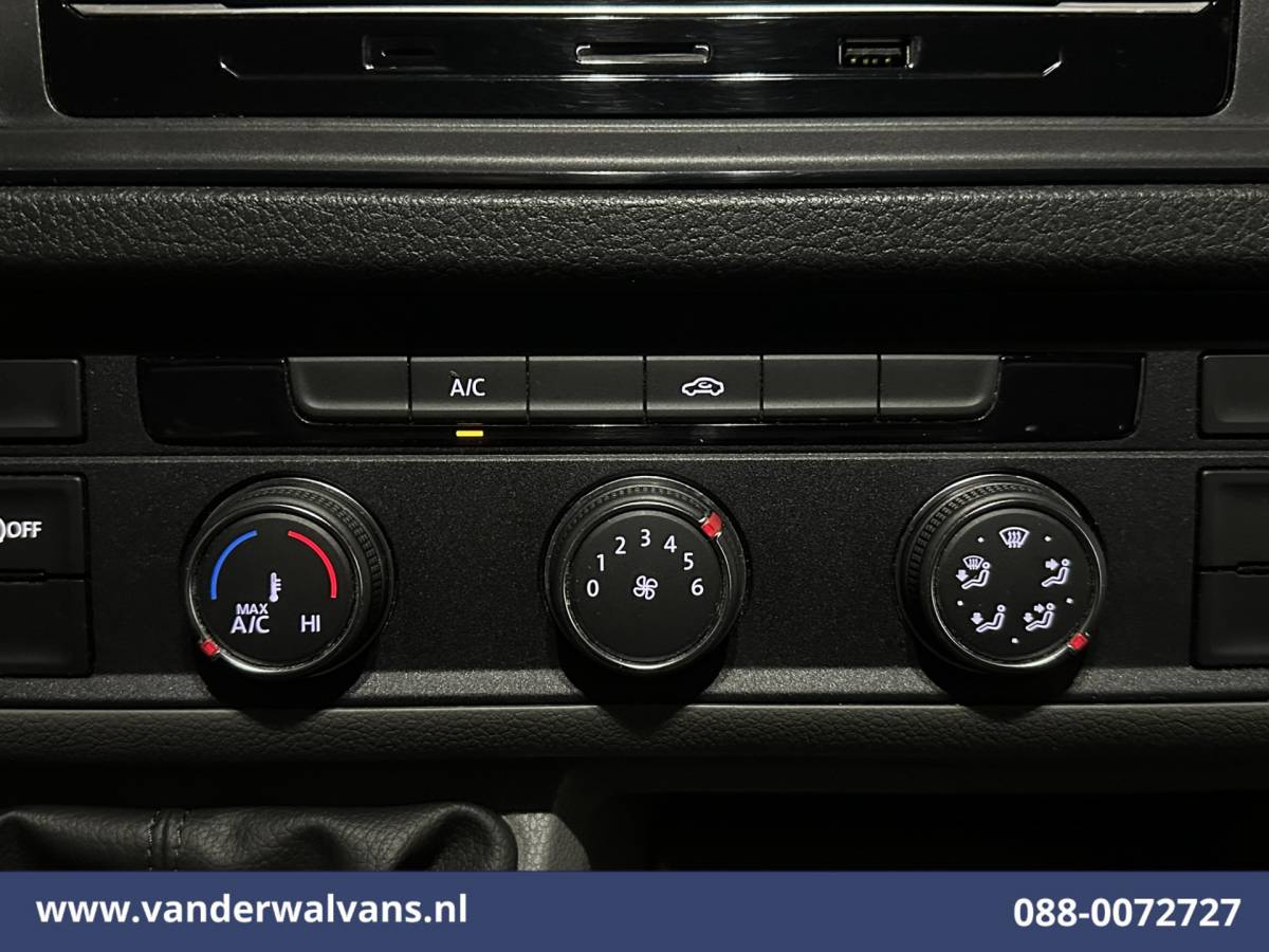 Volkswagen Crafter Volkswagen Crafter 2.0 TDI L3H2 L2H1 Euro6 Airco | Chauffeursstoel | Verwarmde voorruit Parkeersensoren