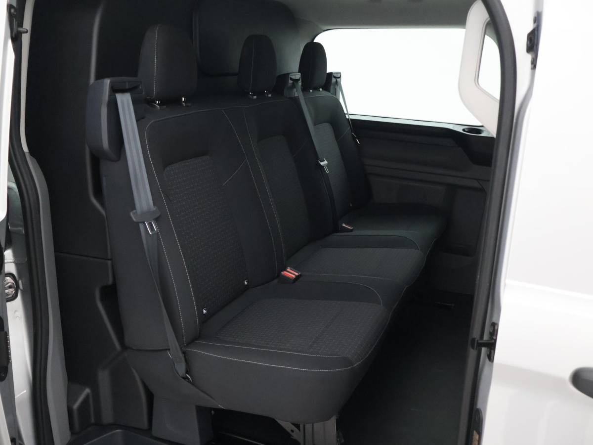 Ford Transit Custom Ford Transit Custom 300 2.0 TDCI L2H1 6-PERS DUBBEL CAB. + TREKHAAK | CARPLAY | CAMERA