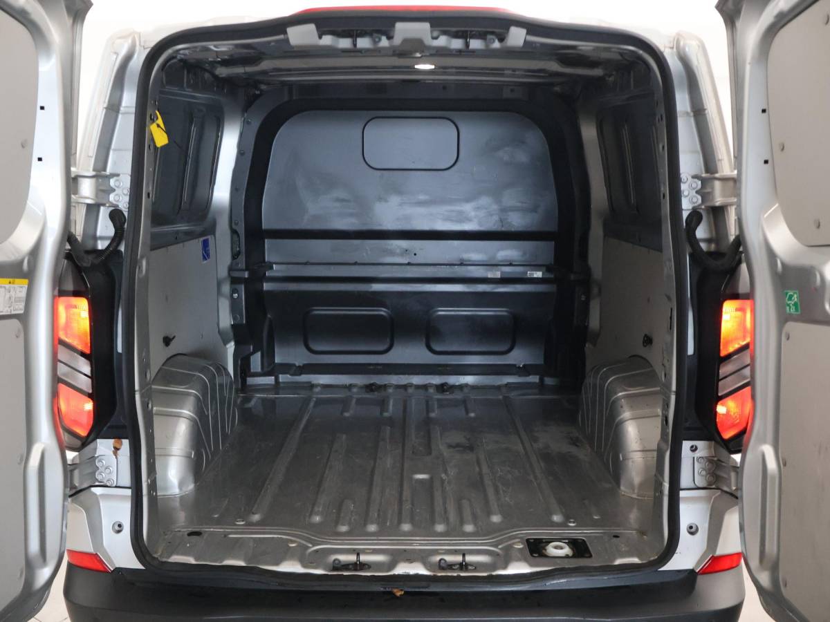 Ford Transit Custom Ford Transit Custom 300 2.0 TDCI L2H1 6-PERS DUBBEL CAB. + TREKHAAK | CARPLAY | CAMERA